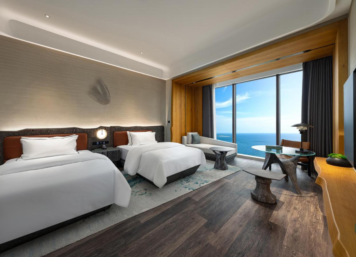 The Westin Yantai Hotell Exteriör bild